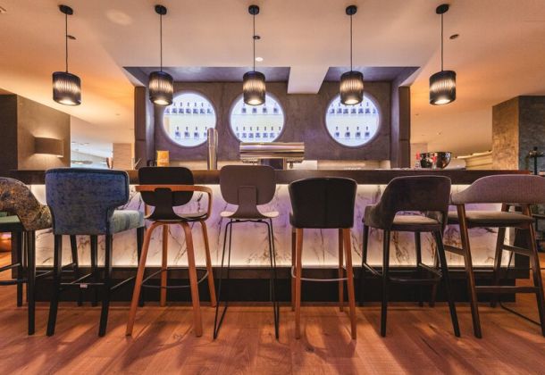 Hotel Kompetenzzentrum bei München - ausgestellte Bar